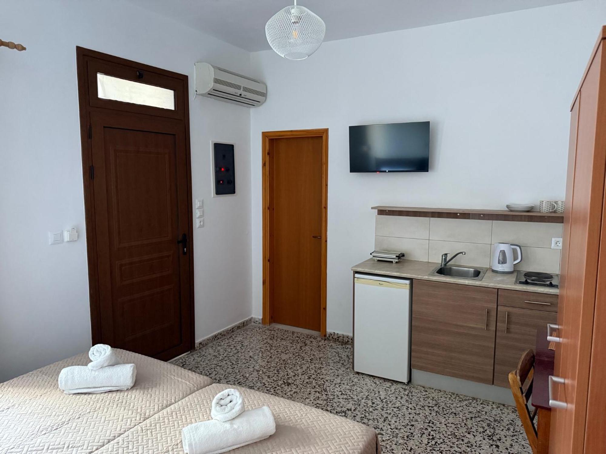 Sarris Studios & Apartments لينثوس المظهر الخارجي الصورة