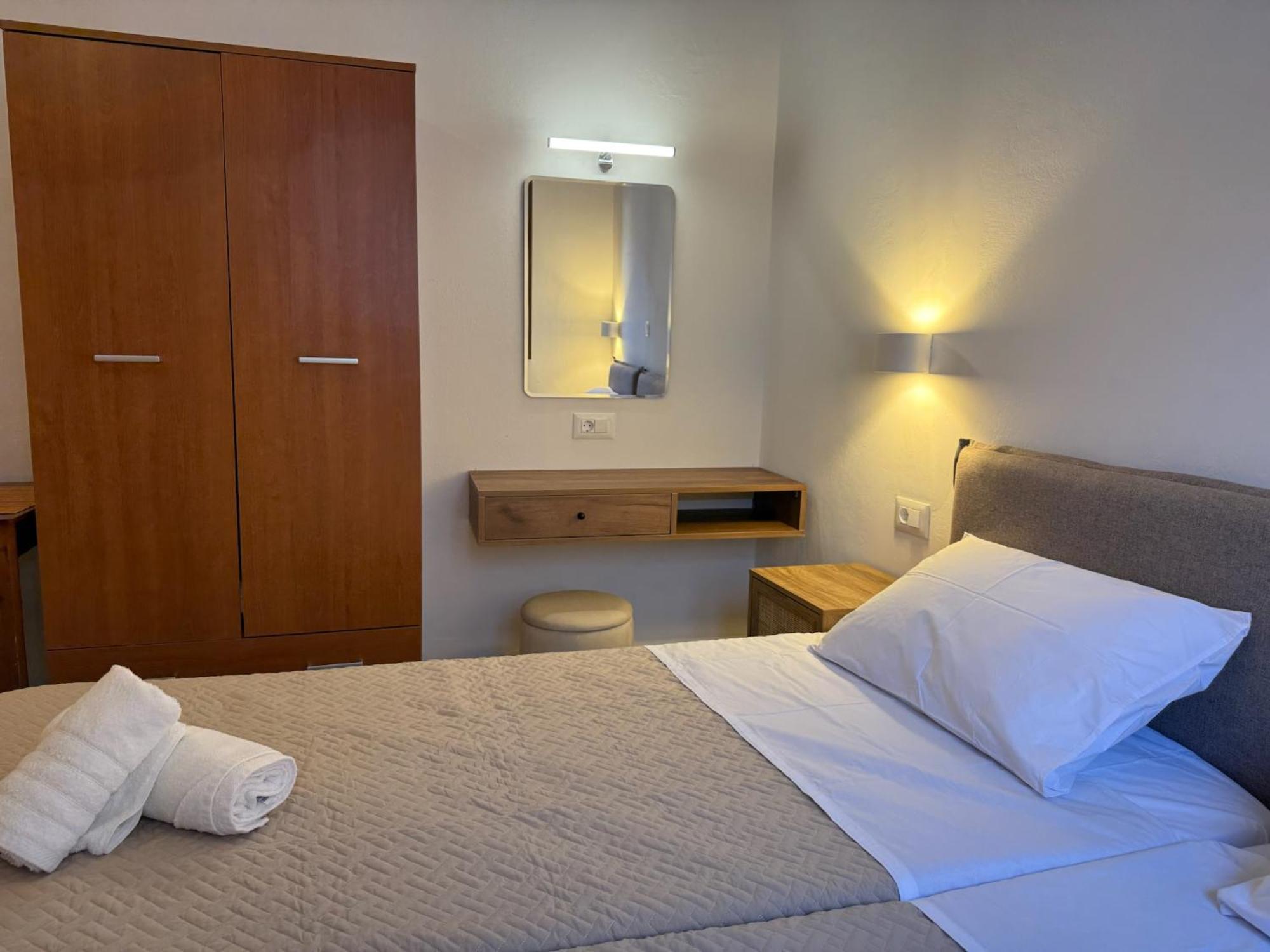 Sarris Studios & Apartments لينثوس المظهر الخارجي الصورة