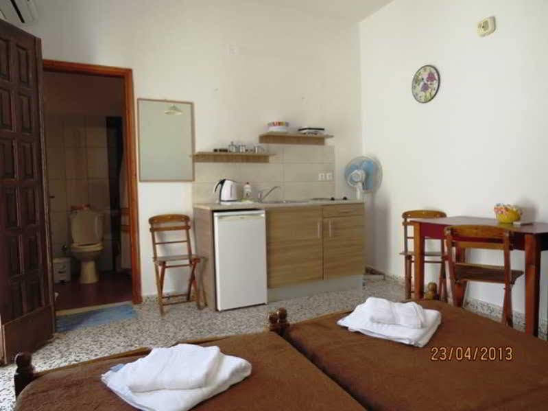 Sarris Studios & Apartments لينثوس المظهر الخارجي الصورة